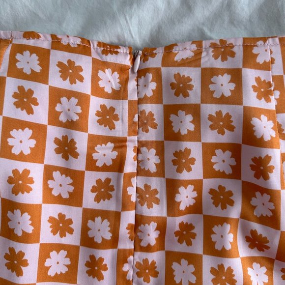 Silky Retro Floral Mini Skirt - Picture 4 of 6